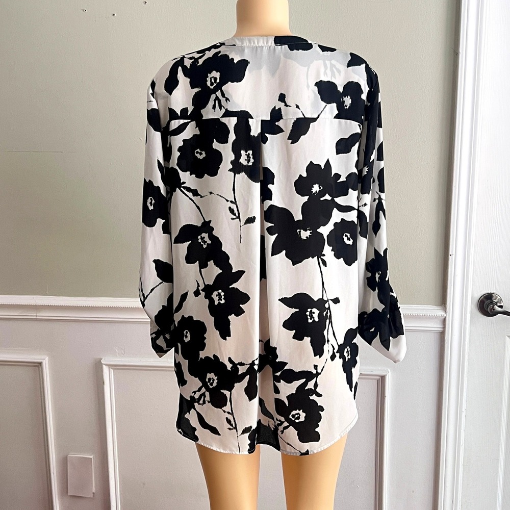 Daniel Rainn Floral Blouse Women XXL Roll Tab Sleeve Black White V-Neck Tunic - Picture 4 of 8